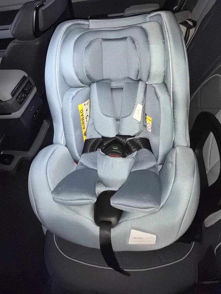 チャイルドシート 0歳〜4歳〜7歳 車載用 （ひょうがブルー）チャイルドシート