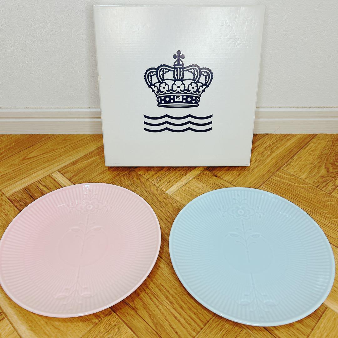 ロイヤルコペンハーゲン　フラワーエンブレム クーププレート１９cmペア