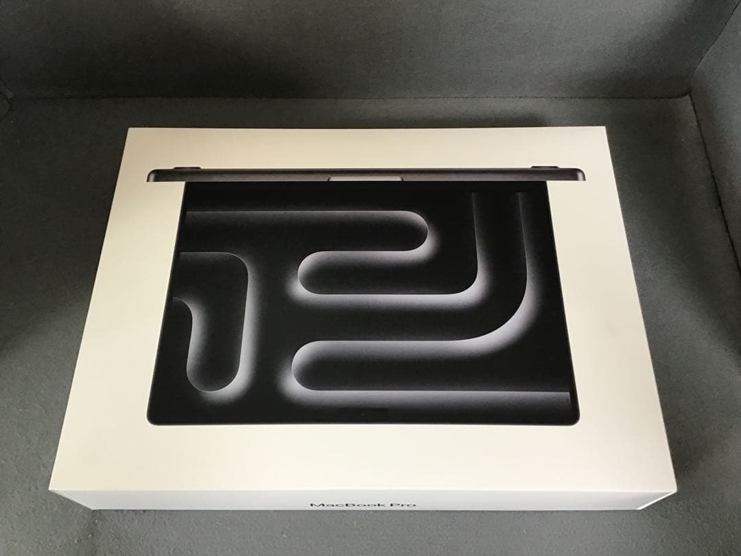新品未開封 MacBook Pro M4チップ 24GBメモリ 1TBストレージ