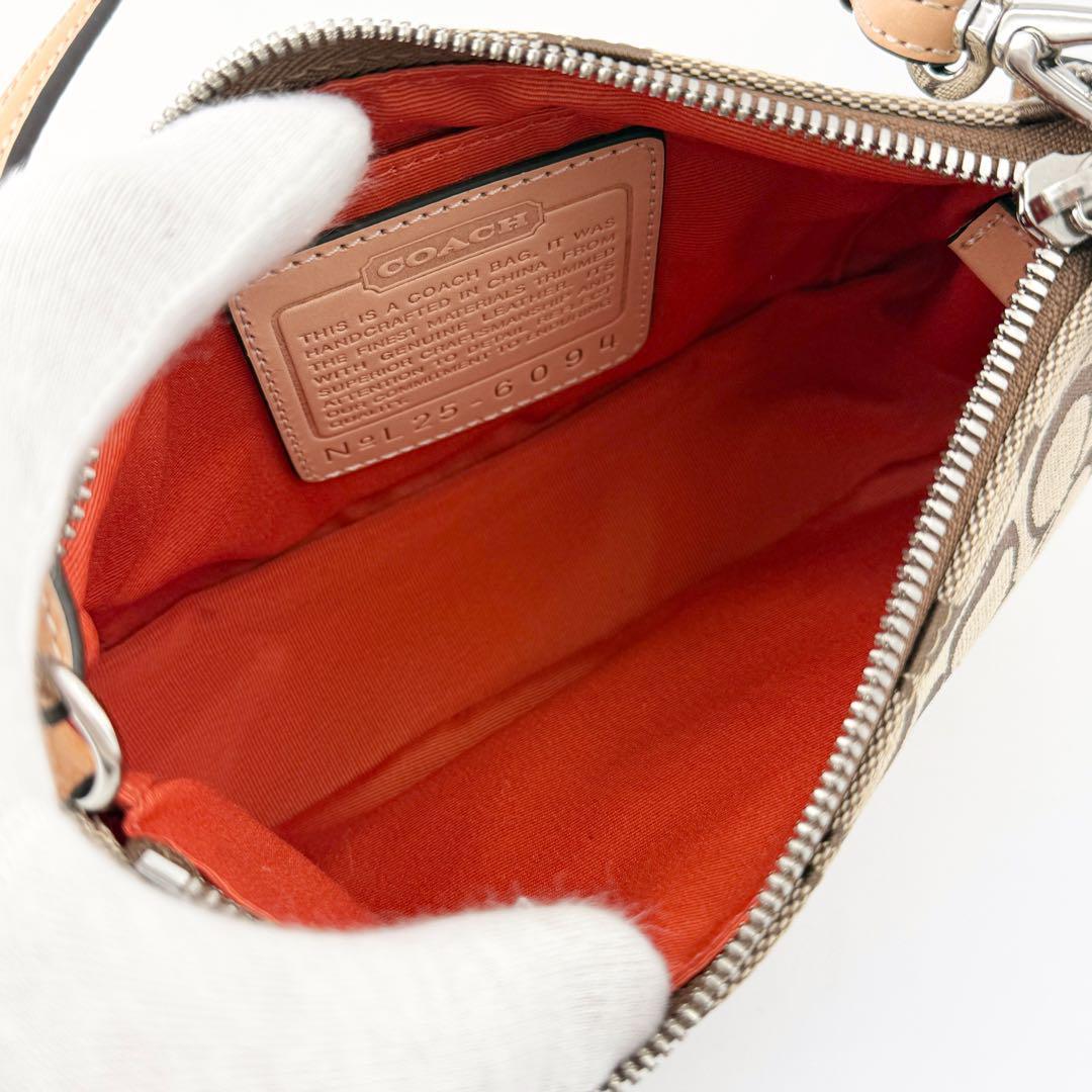 Z137【未使用級】COACH／アクセサリーポーチ ハンドバッグ