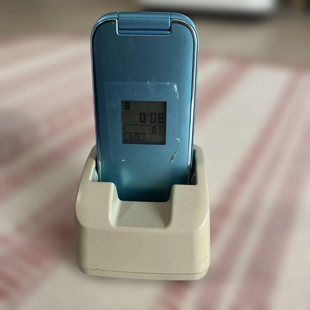らくらくホン 富士通 F-01M 卓上ホルダ付き Amazon | docomo らくらくホン F-01M ネイビー | docomo | 携帯