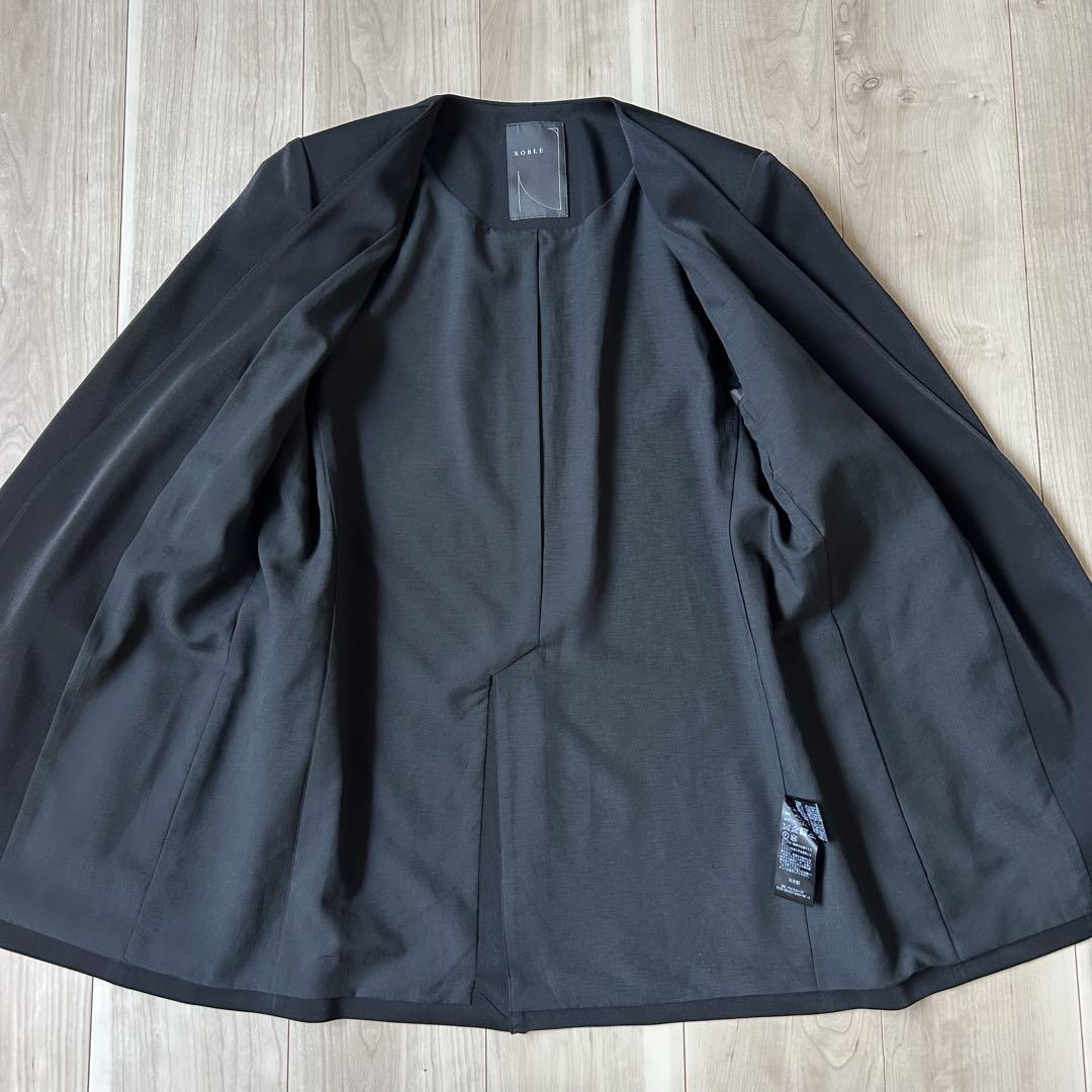 春のコレクション NOBLE 未使用級＊24ss スリーブスリットケープジャケット 36 黒 ジャケット・アウター