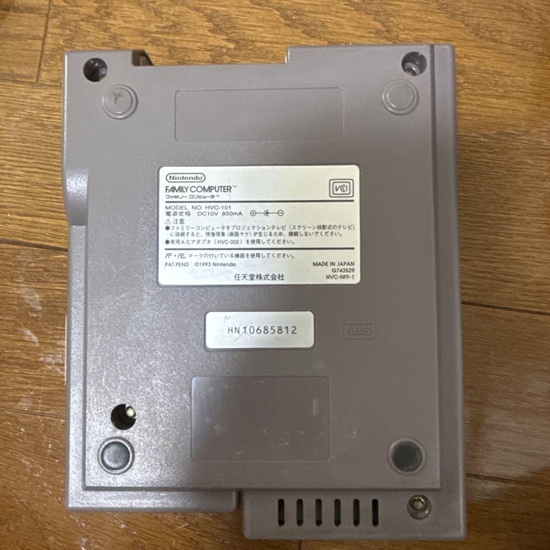 動作問題なし　ニューファミコン　本体