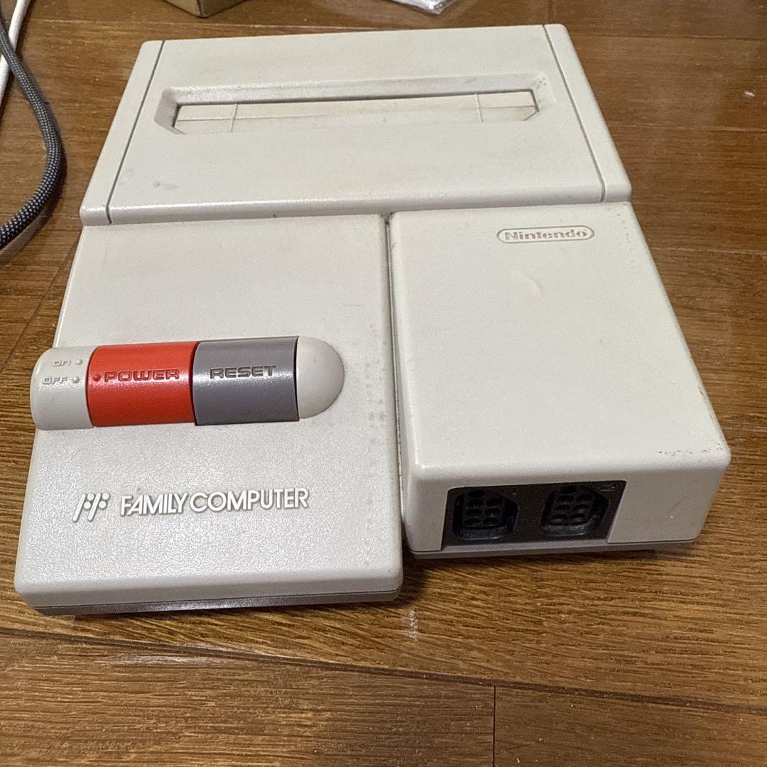 動作問題なし　ニューファミコン　本体