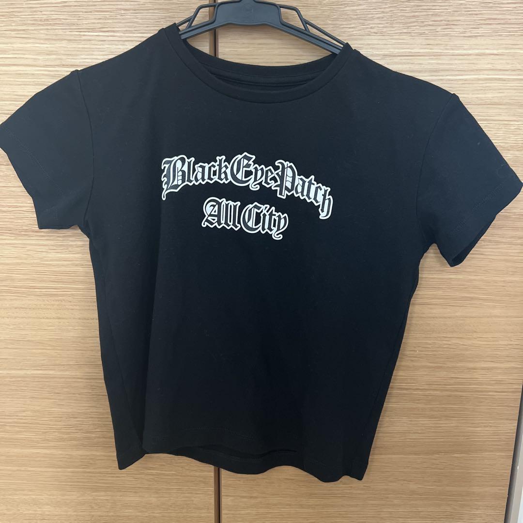 Black Eye Patch Tシャツ