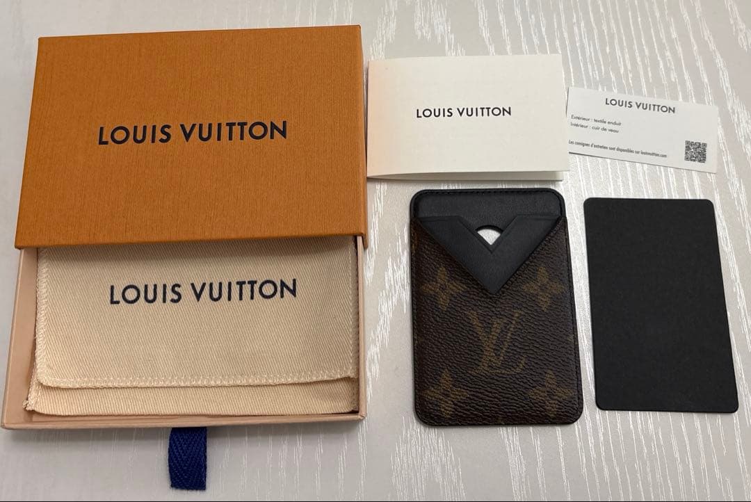 ルイヴィトン ポルト カルト マグネット