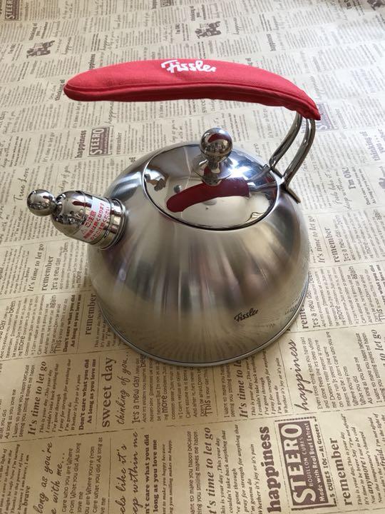 【オープニングセール】 【新品未使用・付属品完備・極希少】Fissler ステンレスケトル Berlin 調理器具 【オープニングセール】 【新品未使用・付属品完備・極希少】Fissler ステンレスケトル Berlin 調理器具