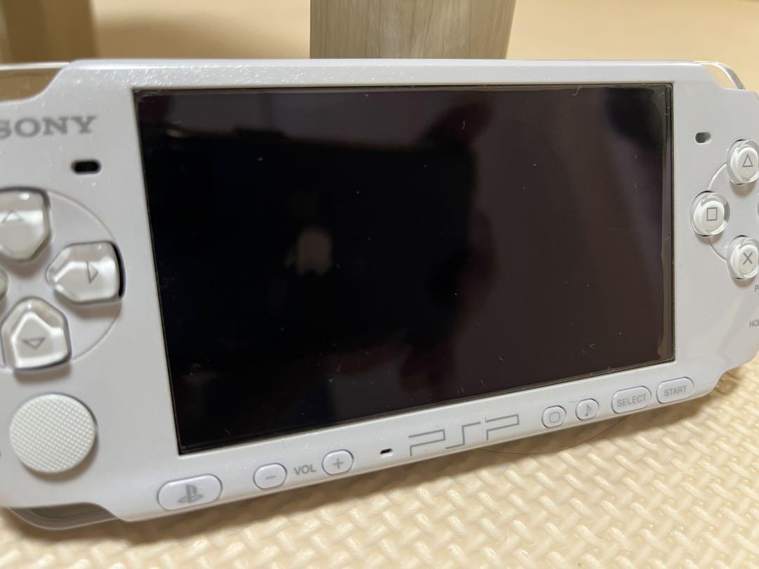 中古品 ゲーム PSP 本体 PSP3000 ホワイト 動作品 初期化済み 箱あり カバー アダプタ付き バッテリーなし psp-3000-wa-v4.jpg