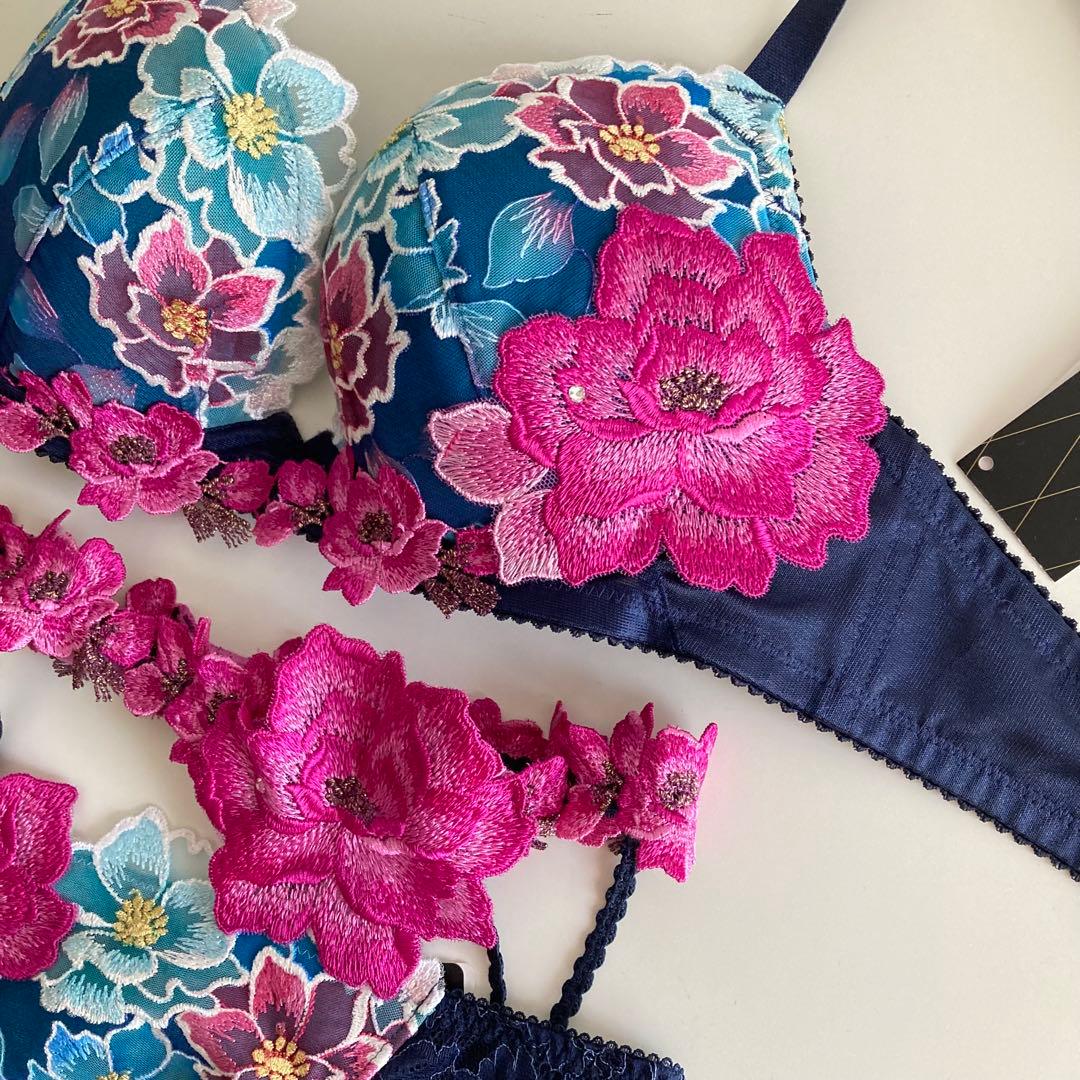 サルート　E70/M/M　KO　03　フロントエックス＋ブラ　ソング　ガーター