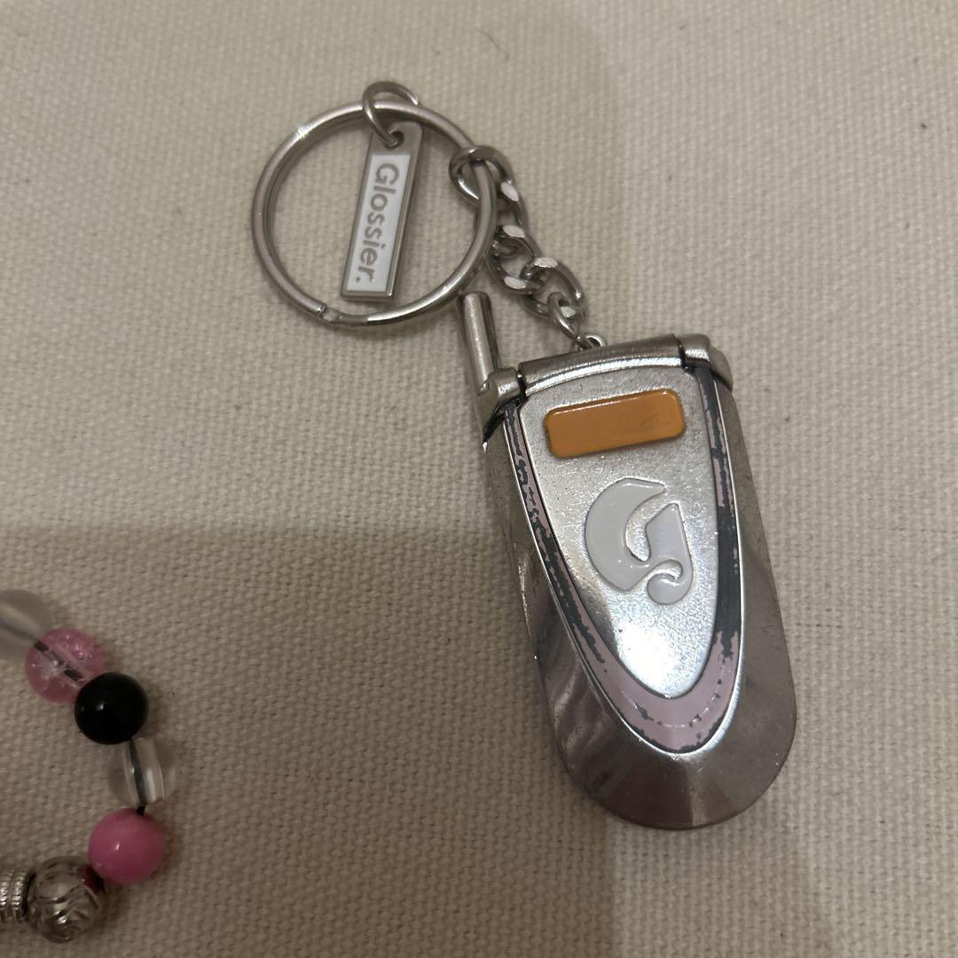 Glossier グロッシアー　キーチェーン　携帯型 Glossier Los Angeles Flip Phone Mirror Keychain LA Exclusive