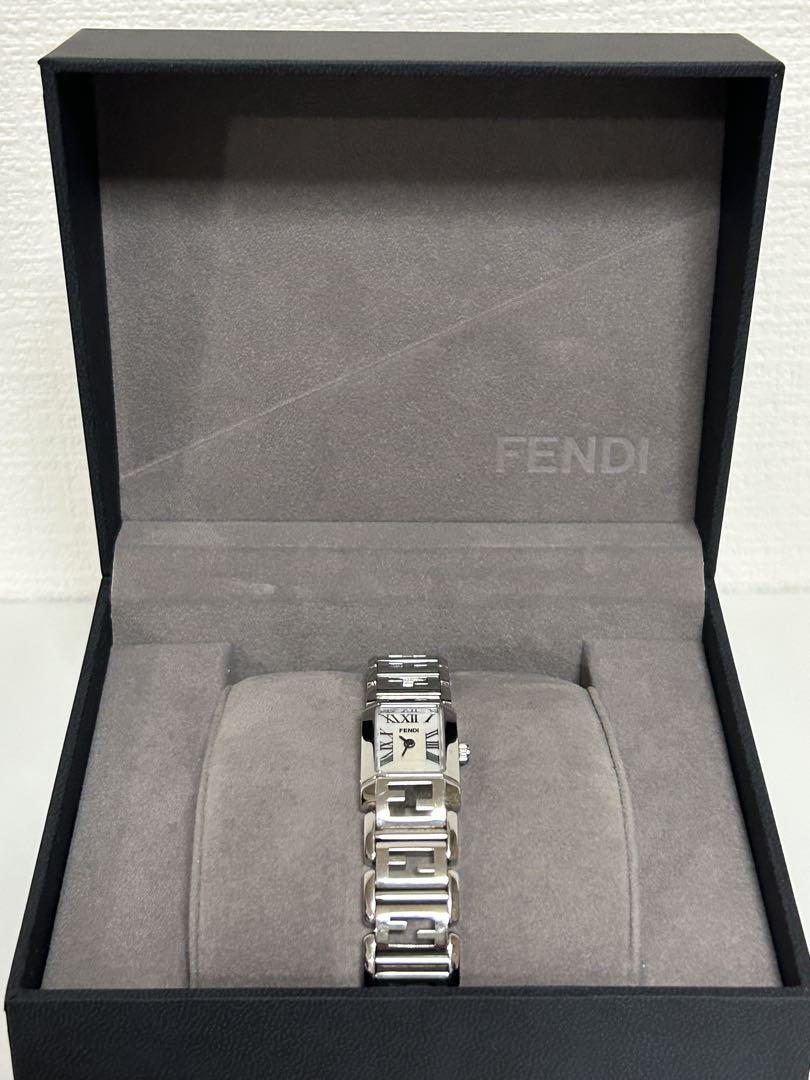 フェンディ FENDI Forever クォーツ 腕時計 シルバー