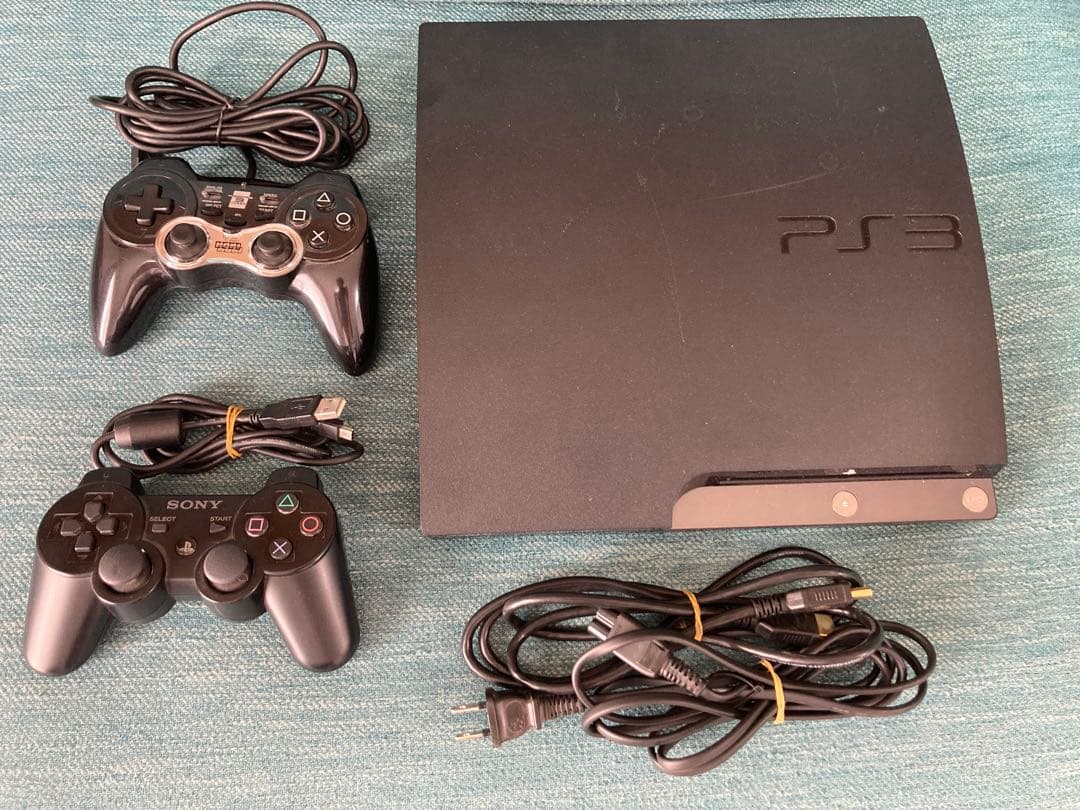PS3本体 ブラック コントローラー2個とソフト5枚付き