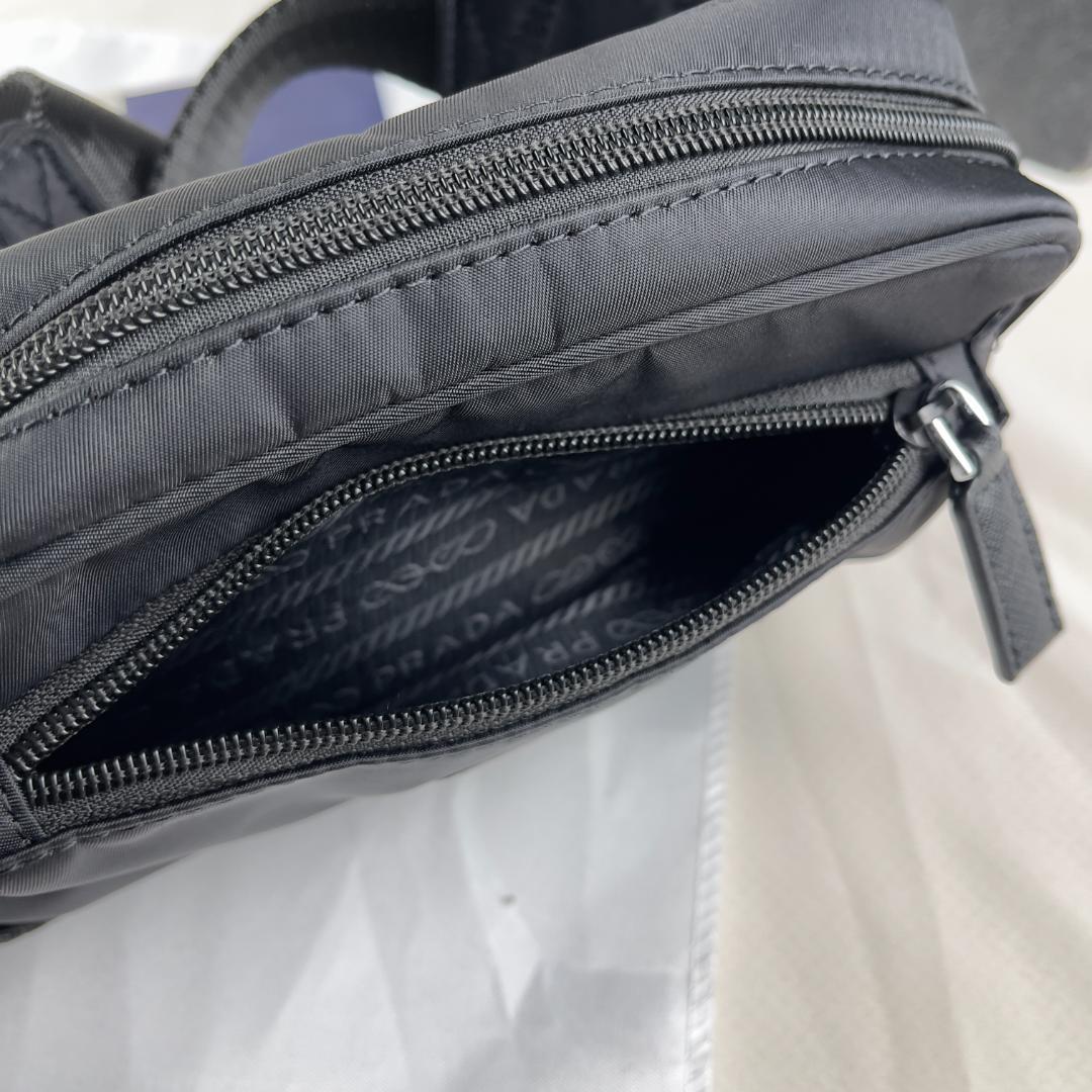 極美品✨ PRADA ナイロン ブラック ボディバッグ