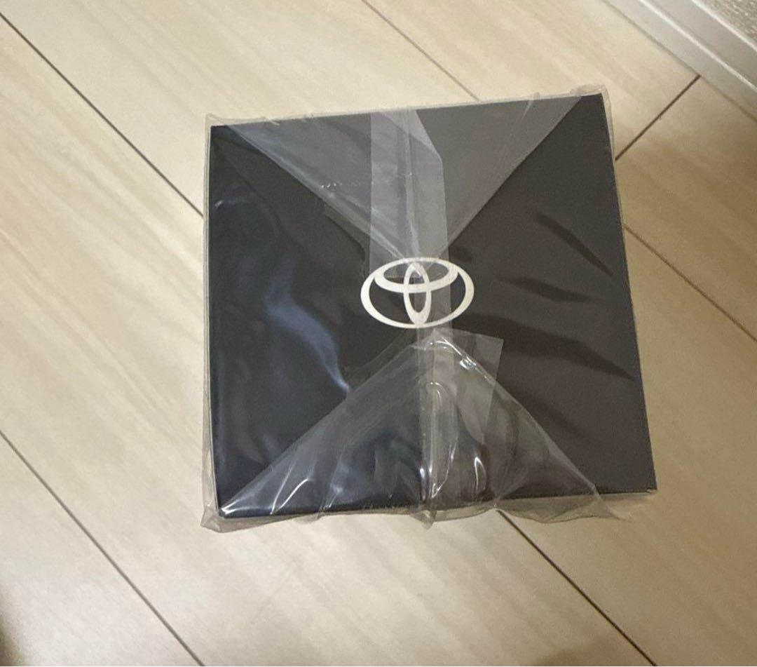 【非売品】新型プリウス　ミニカー