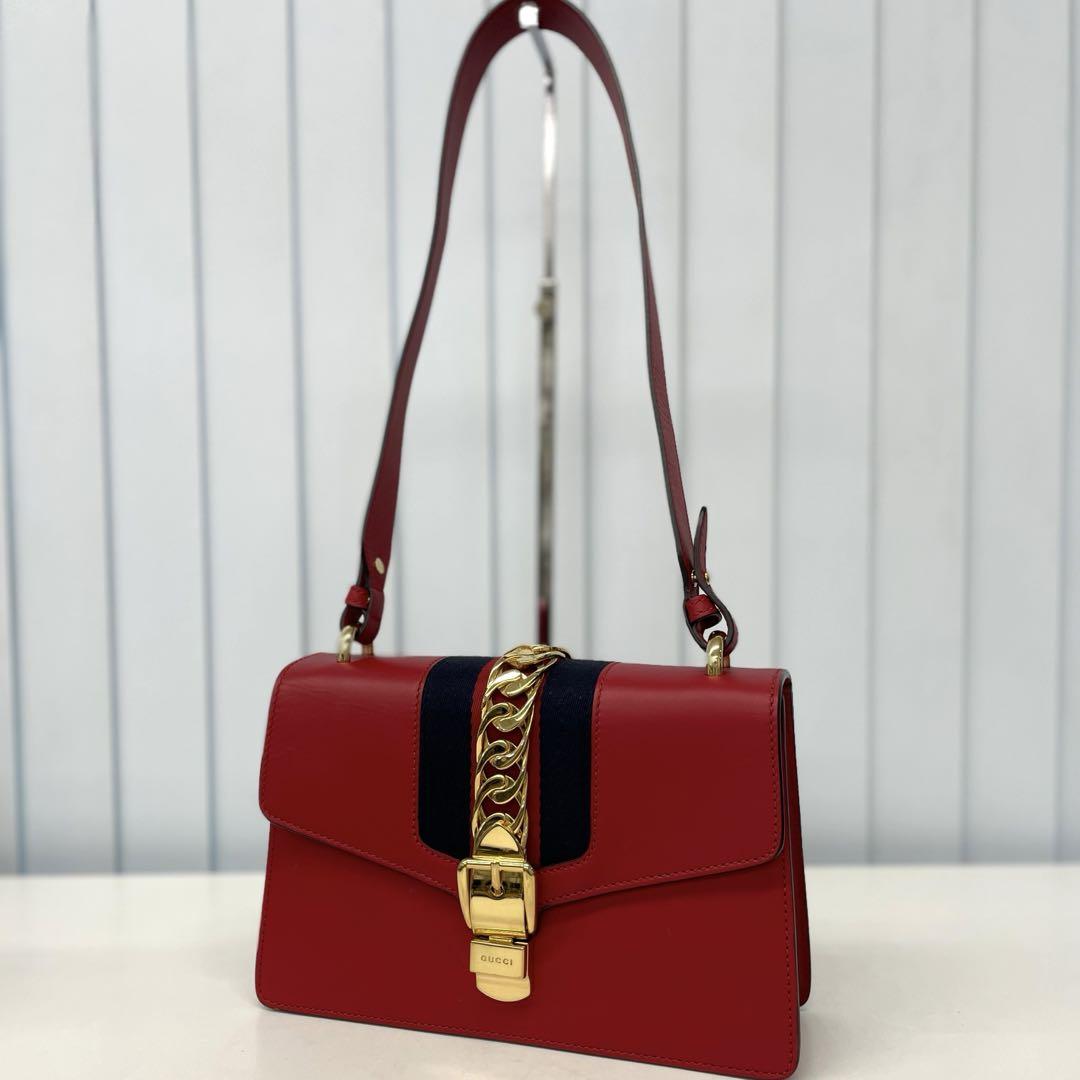 卍 GUCCI