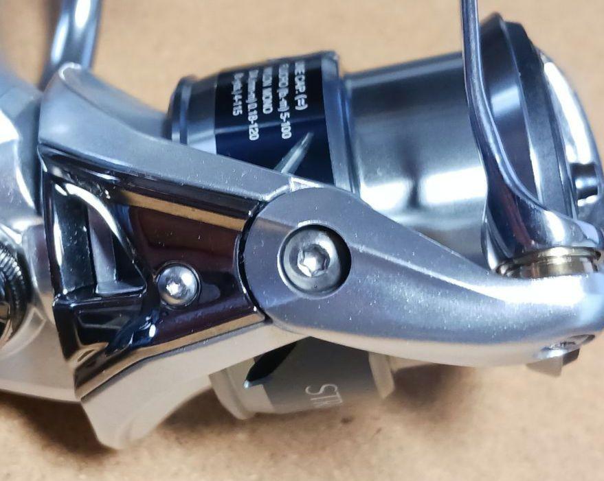 美品 ほぼ新品 シマノ 15ストラディック 2500S