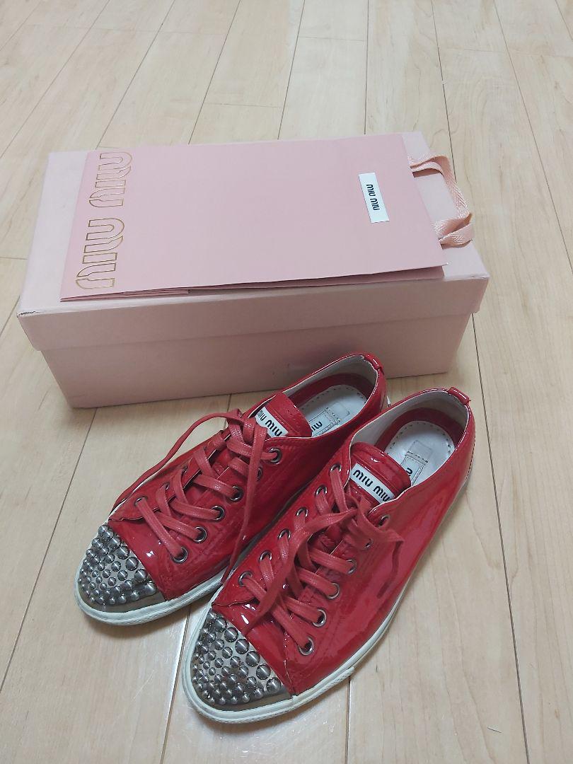 売れ筋新商品 Miu Miu エナメルスニーカー - スニーカー 即納分 miumiuエナメルスニーカー スニーカー