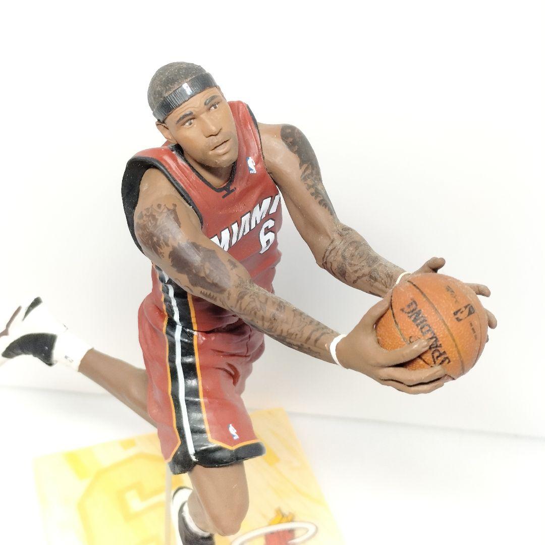 マクファーレン トイズ　レブロン ジェームズ　フィギュア　NBA Amazon | McFarlane Toys Nba Series 31 Lebron James Cleveland