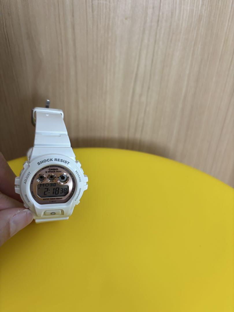 ホワイト Gショックレジスト デジタル腕時計