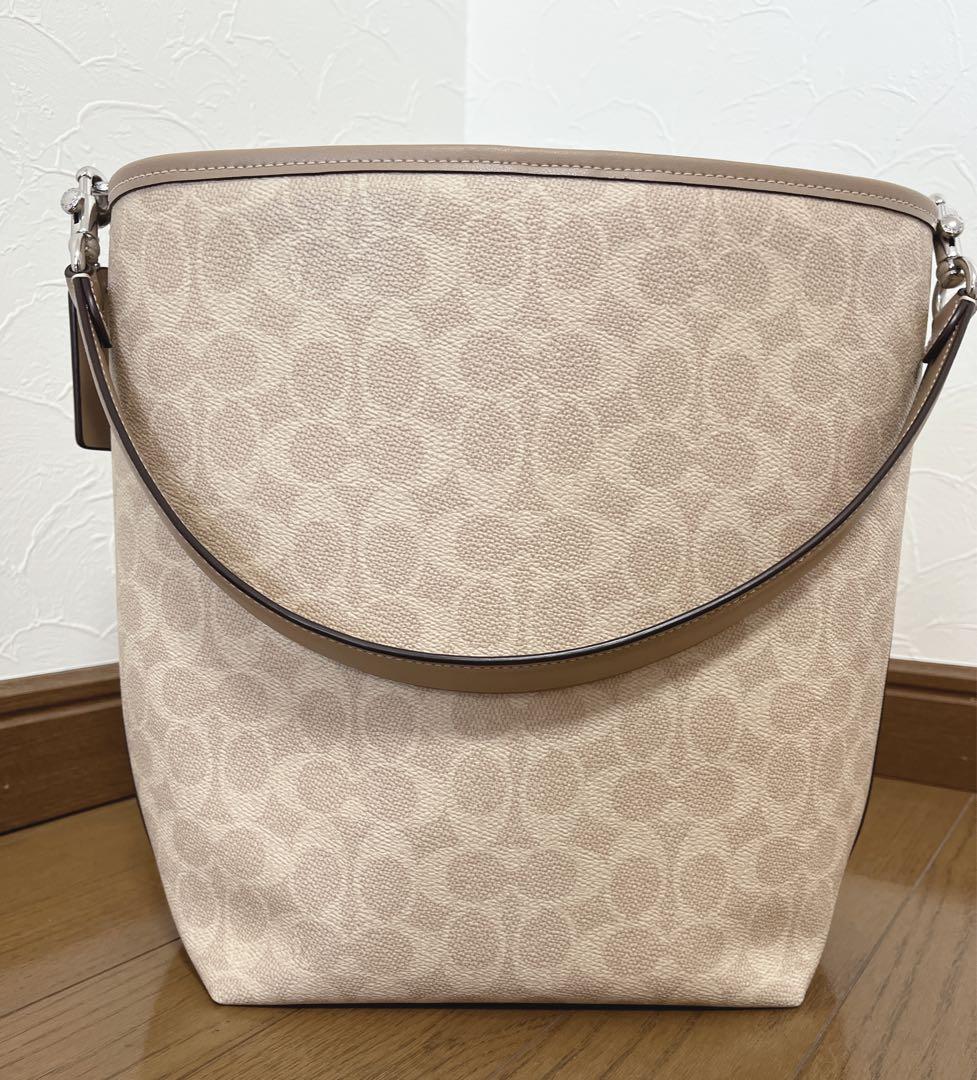 コーチ ショルダーバッグ ラージバケットバック シグネチャー コーチ ショルダーバッグ ラージバケットバック シグネチャー