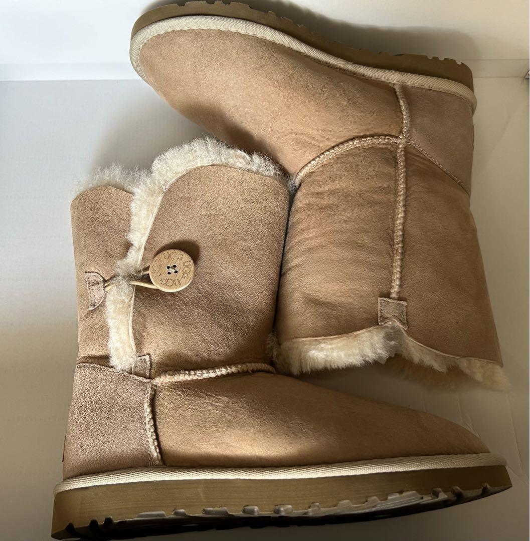 UGG（アグ） ムートンブーツ ベイリーボタン 2
