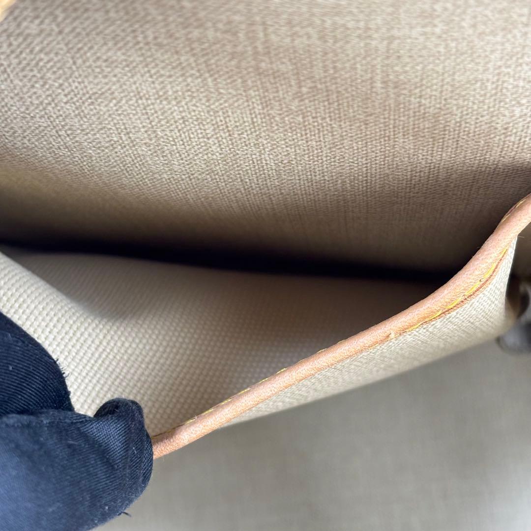 LOUIS VUITTON M47270 ドーヴィル モノグラム