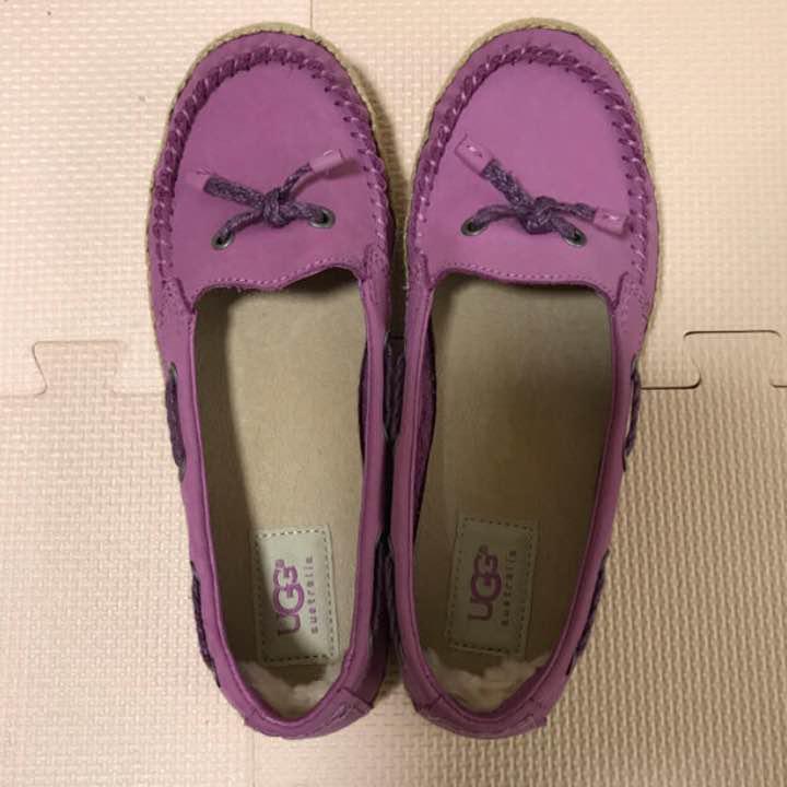 新品 アグ ピンク フラットシューズ