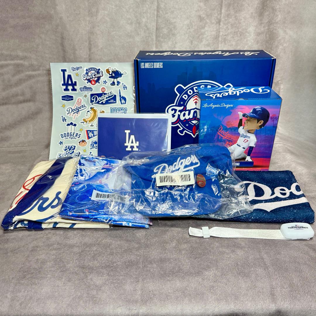 ドジャースファンクラブ 入会記念グッズ & MLB開幕戦入場者限定グッズ