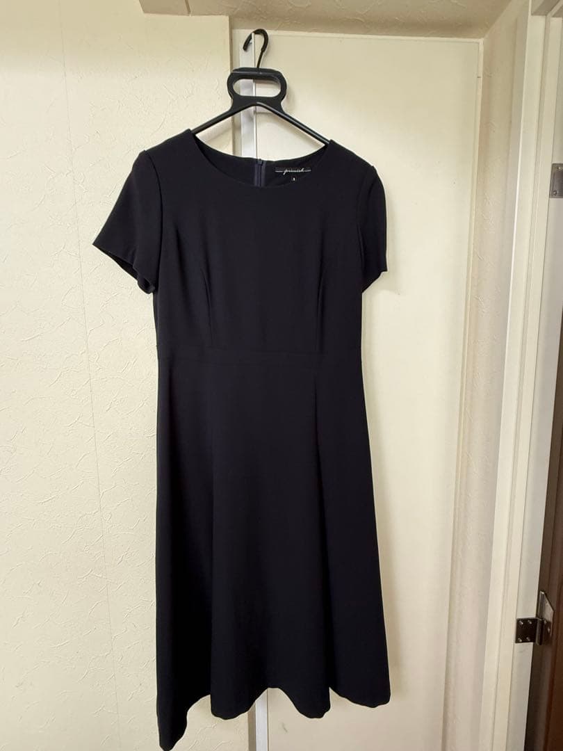 美品　ワンピース　スーツ9号　濃紺