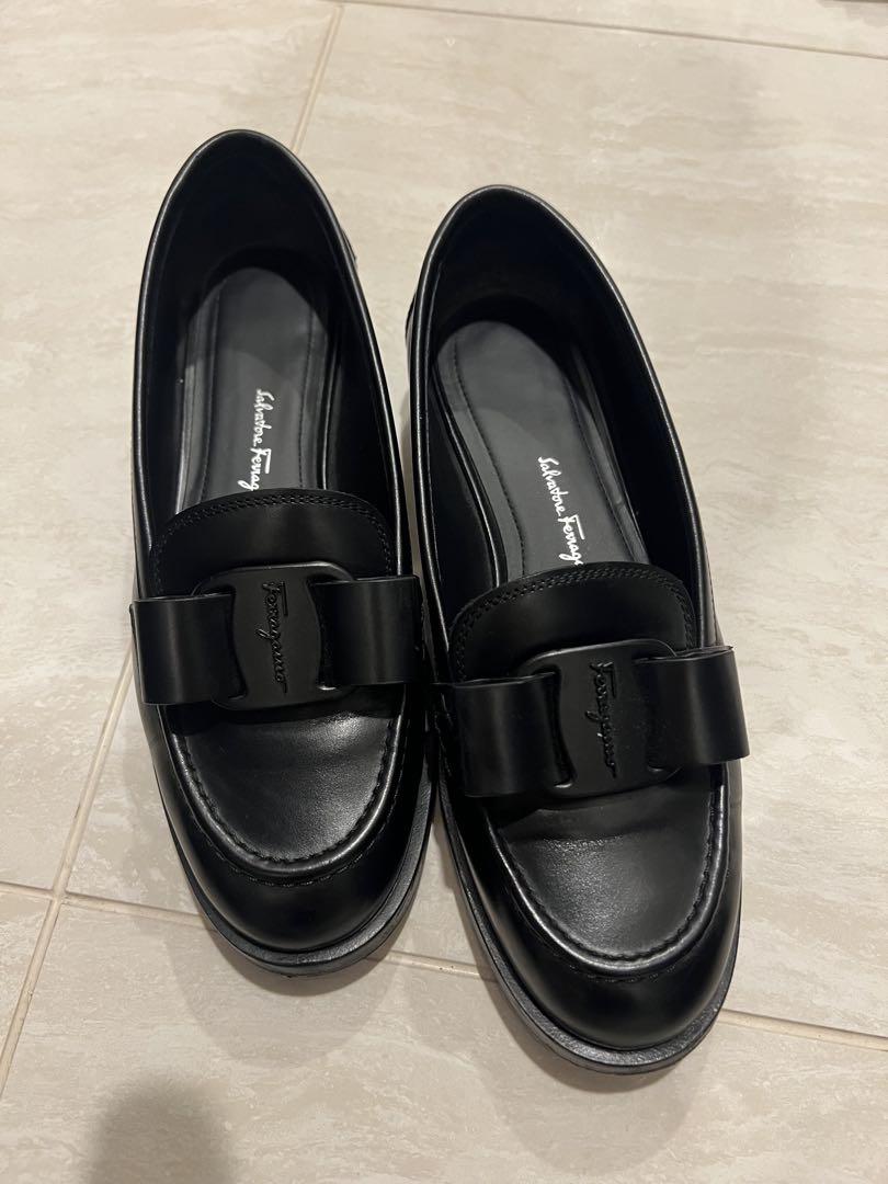 Salvatore Ferragamo ブラック ローファー