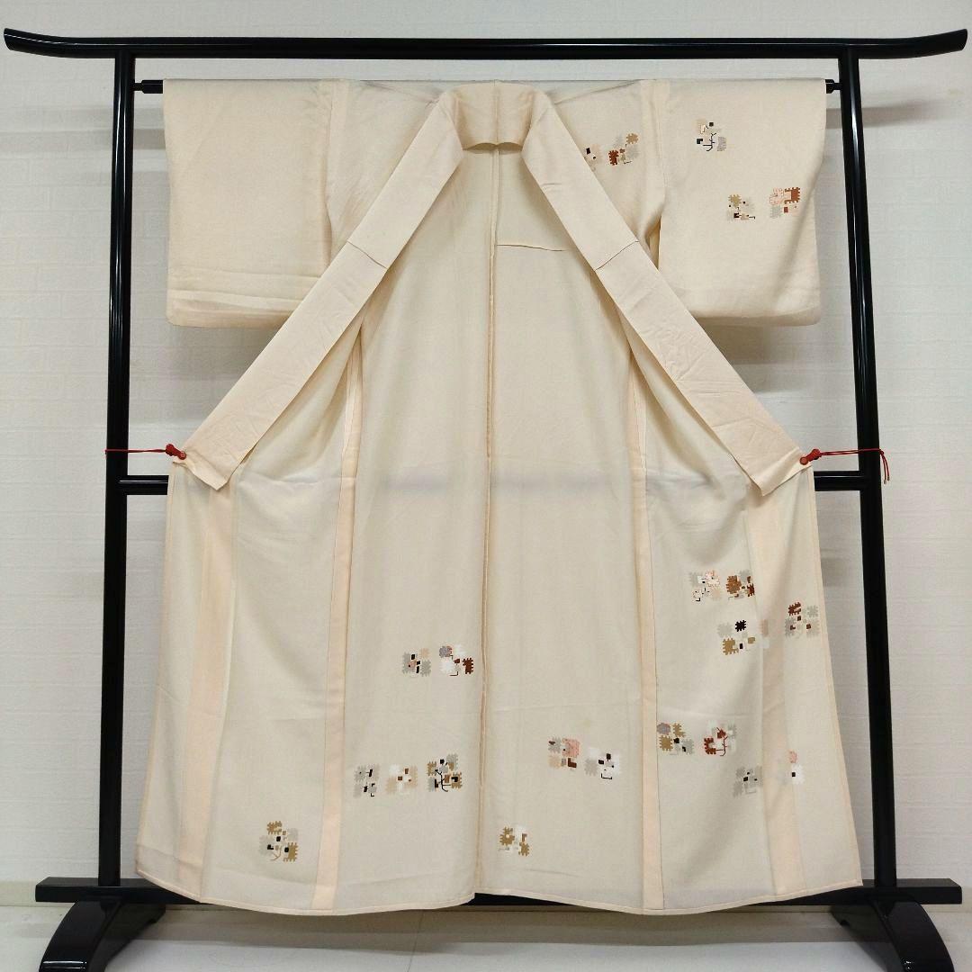 色留袖 紋なし 比翼付き 金駒刺繍 風景模様 牡丹 椿 屋敷 着物