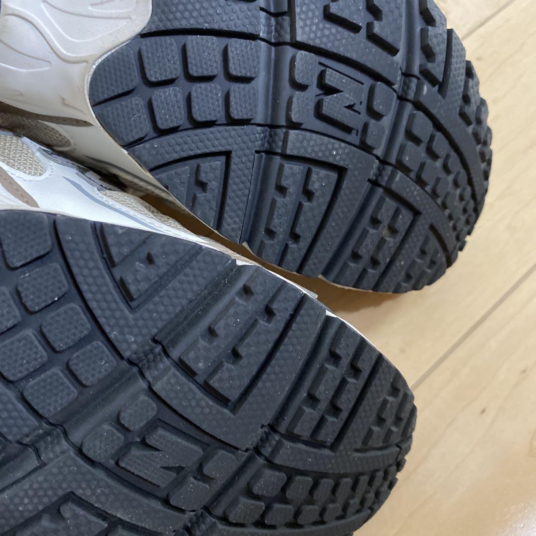 ニューバランスML725　スウェード×メッシュ ダッドスニーカー