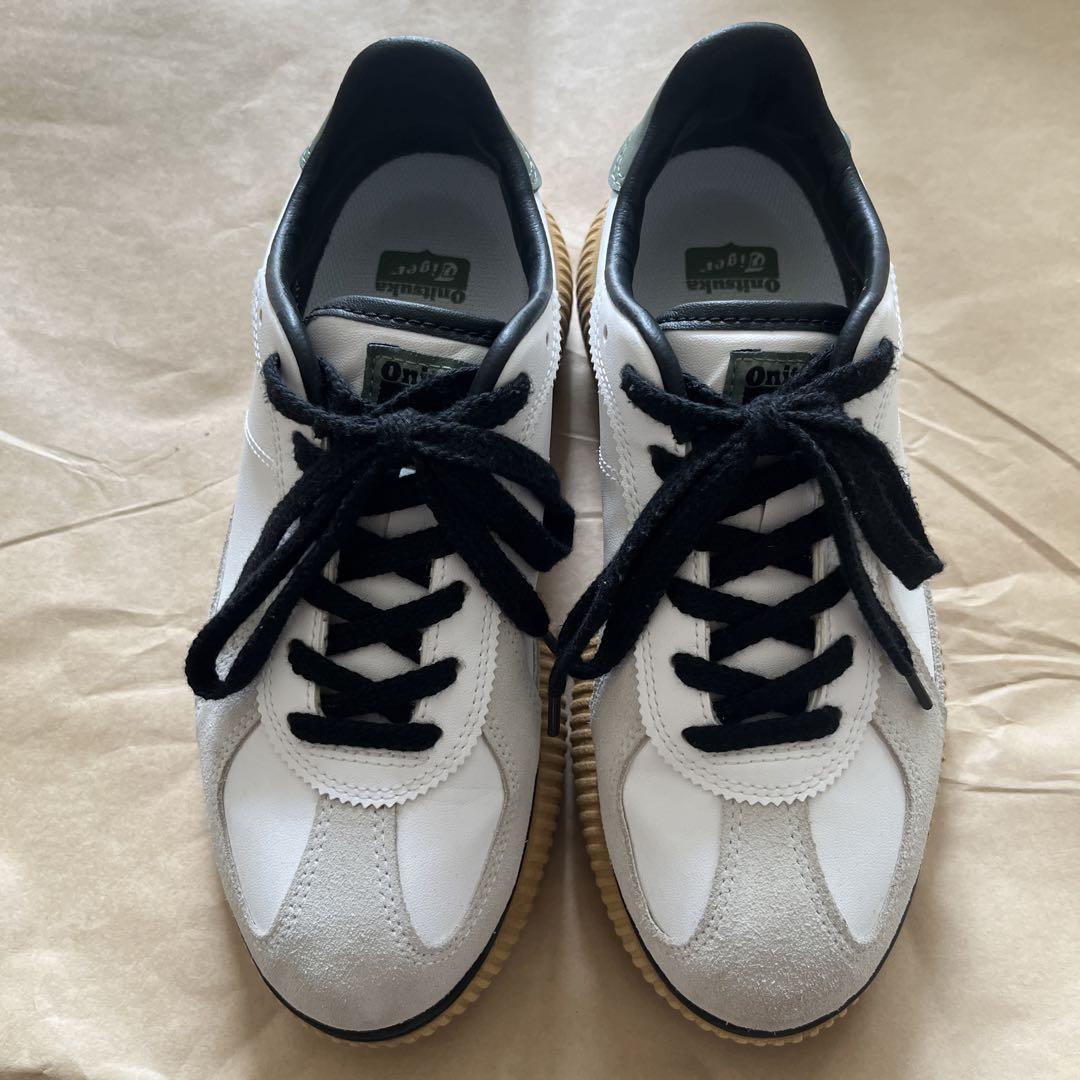 即日発送/美品】Onitsuka Tiger デレシティ 24.5cm