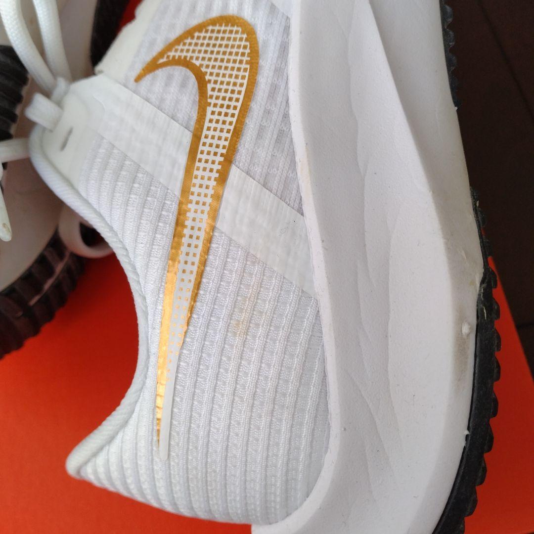 NIKE　エアズームライバルフライ3　白　24cm