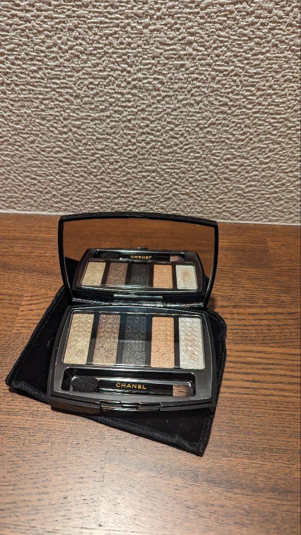 【限定品！】CHANELアイシャドウルミエール グラフィック
ホリデー 2023