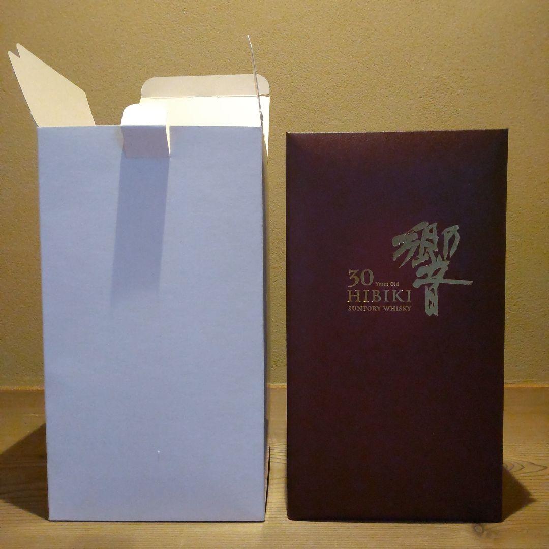 未開封 サントリー響 30年 700ml 化粧箱付きです