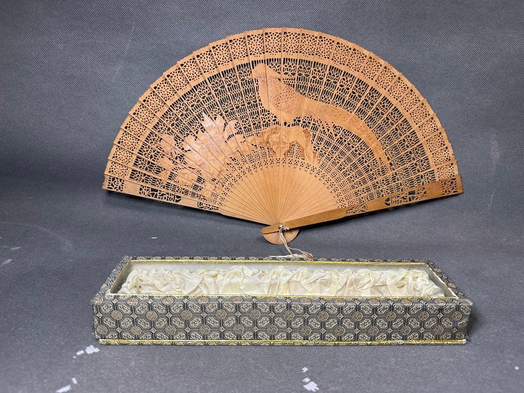 扇子　白檀扇子　和装小物　茶道　お茶会　お茶席　歌舞伎