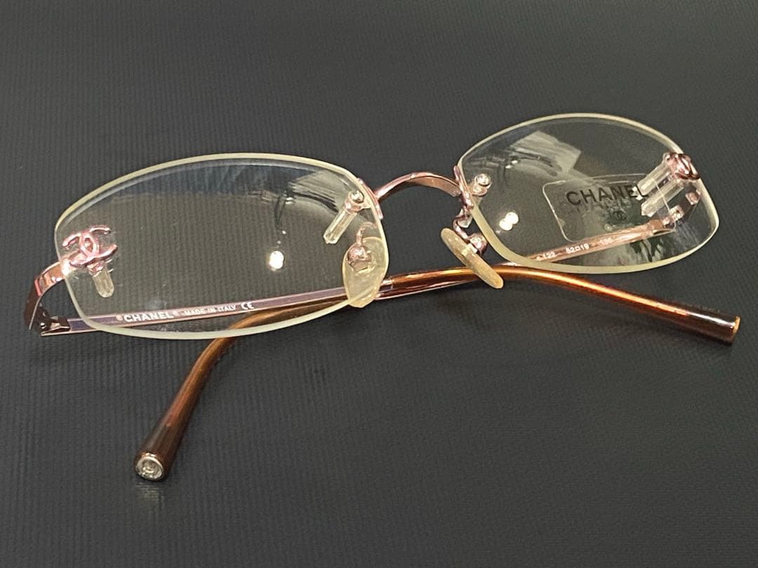未使用 シャネル 眼鏡 クリアレンズ ココマーク リムレス 度なし メガネ 未使用 シャネル 眼鏡 クリアレンズ ココマーク リムレス 度なし メガネ