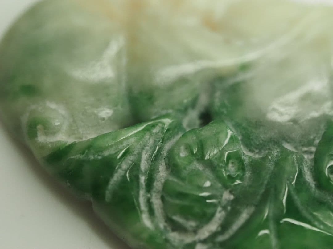 天然翡翠彫刻ルース　14.692ct ジェダイト　ソーティング　アンティーク