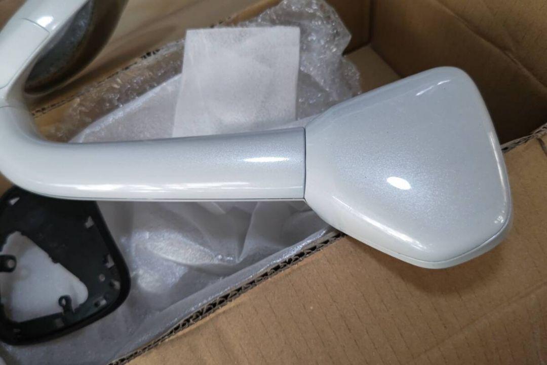 ハイエース200系純正ガッツミラー美品ベース070シボ取りボディ同色塗装