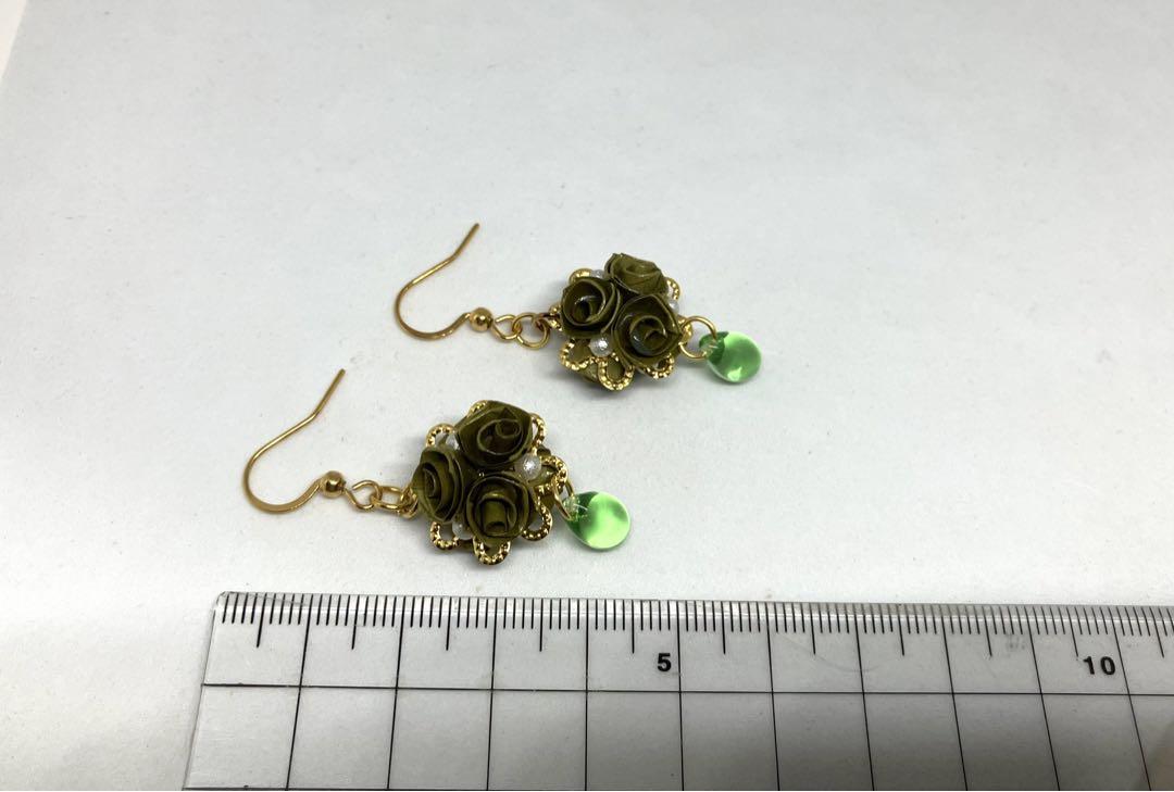 青薔薇のピアス☆しずく♪ロザフィの通販 by ヨッシーshop｜ラクマ