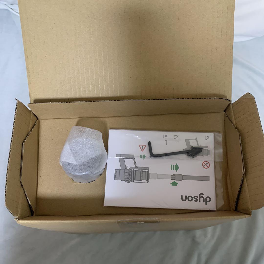 Dyson V10 FLUFFY 本体［小］+サイクロン［大］(アイアン)