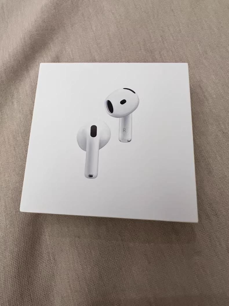 【新品】 AirPods 4 アクティブノイズキャンセリング本体