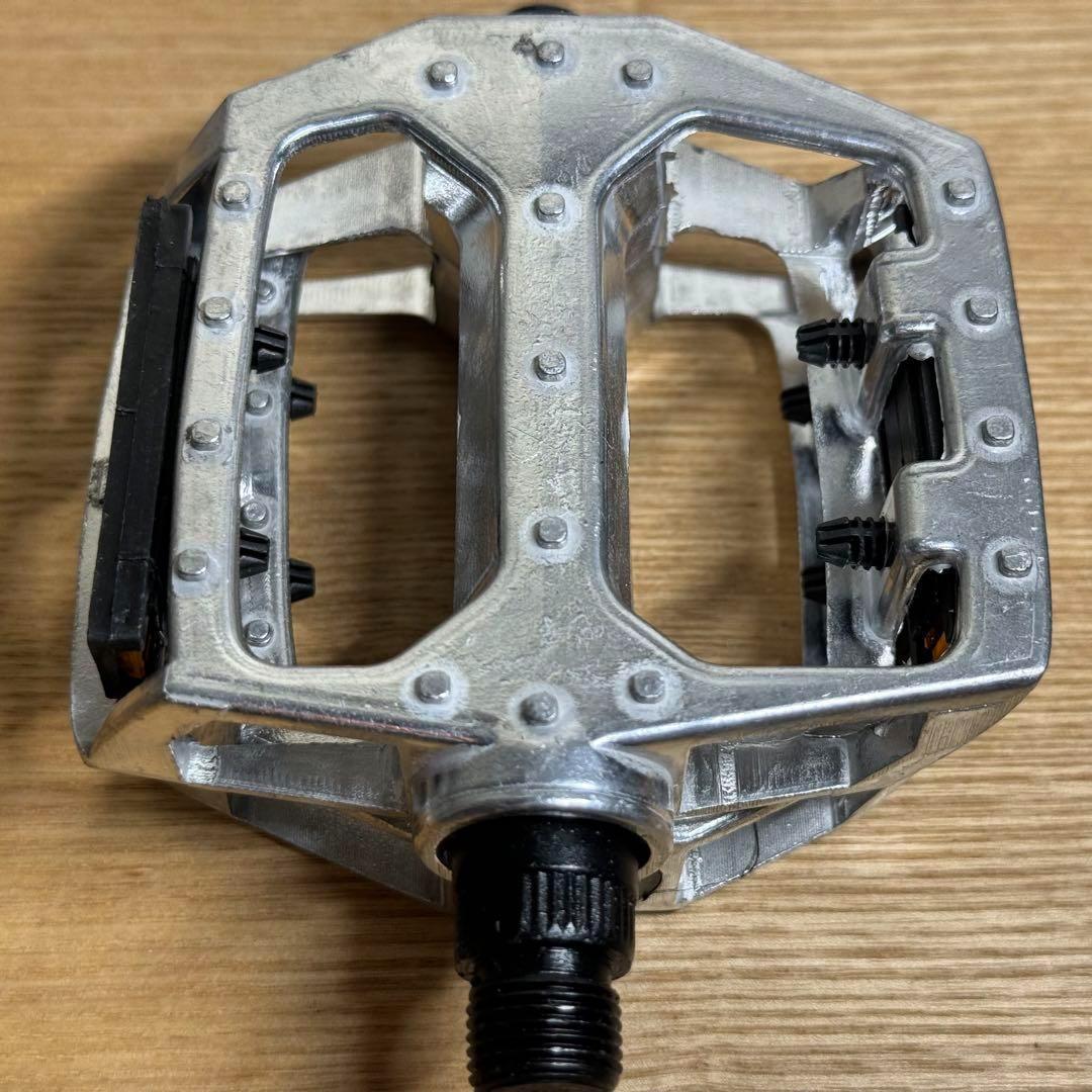 新品]アルミ製ペダル シルバー MTBやクロスバイクなどの交換用