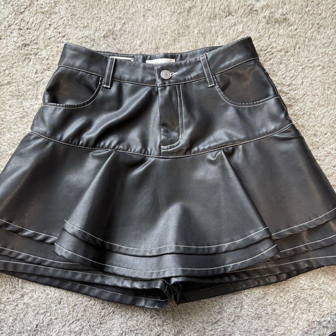 Darich フリルレザーショートパンツ　M