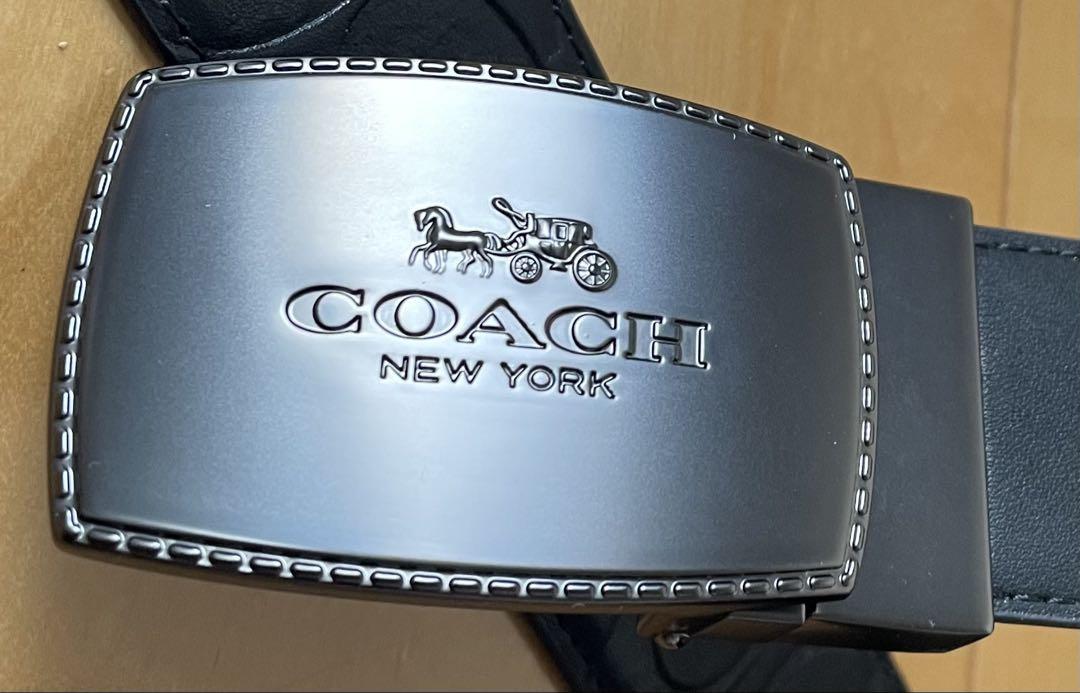 新品coachコーチシグネチャーフリーサイズリバーシブルベルトギフト箱付き