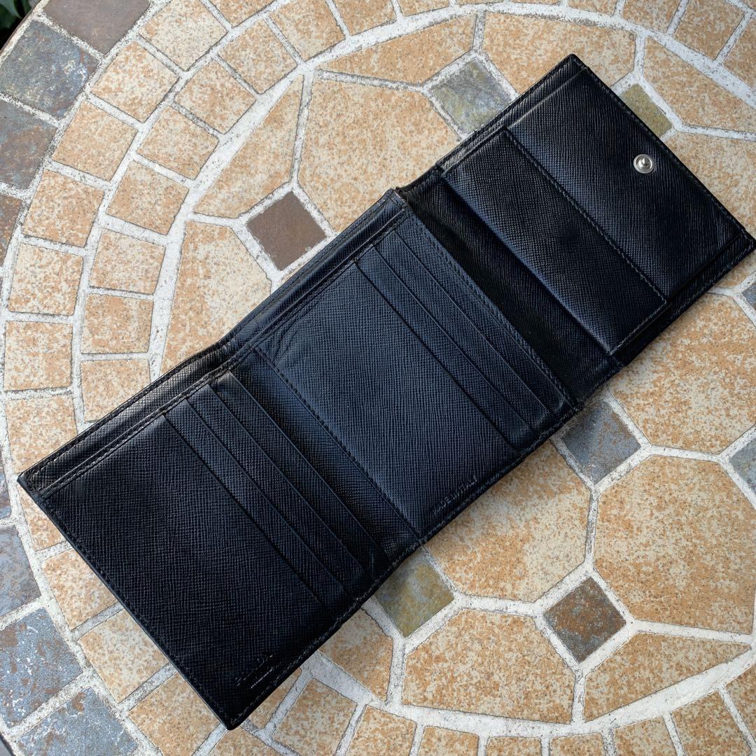 PRADA 三つ折り財布