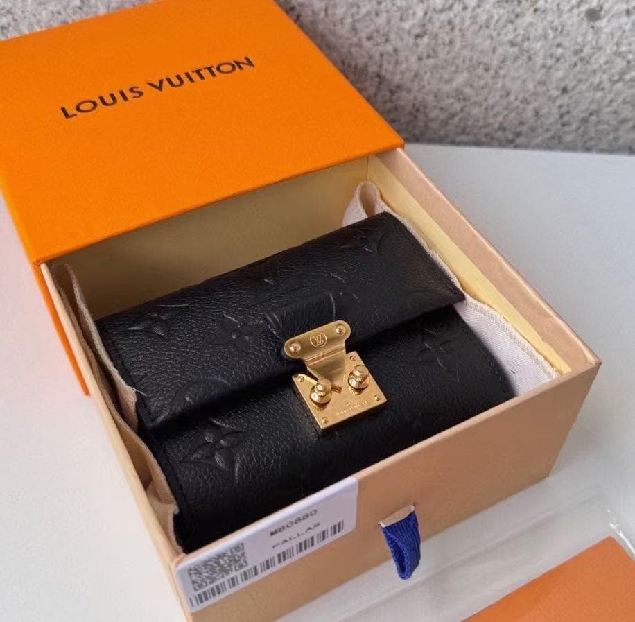 極美品 Louis Vuitton ブラック 三つ折り財布 極美品 Louis Vuitton ブラック 三つ折り財布