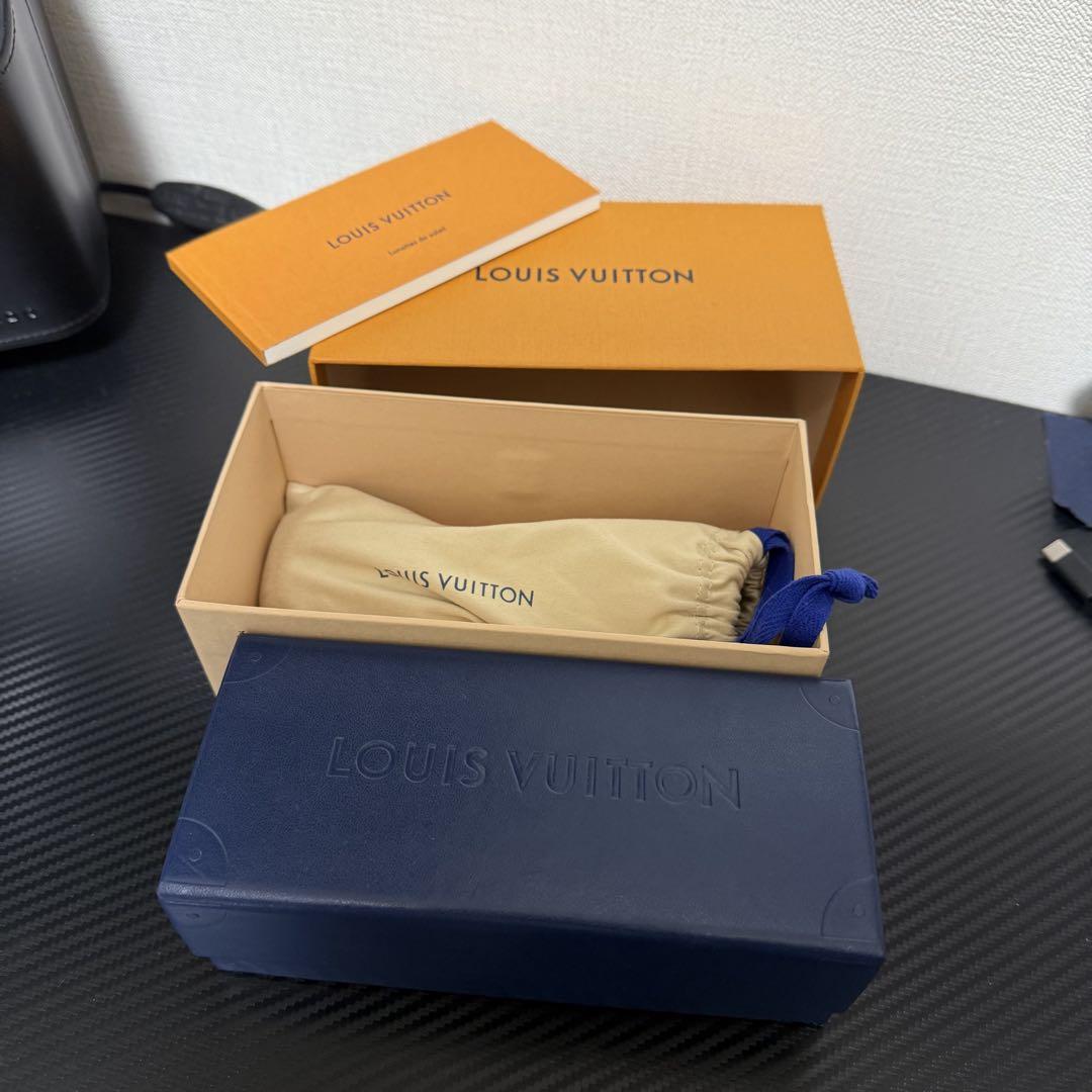 Louis Vuitton ブラックサングラス