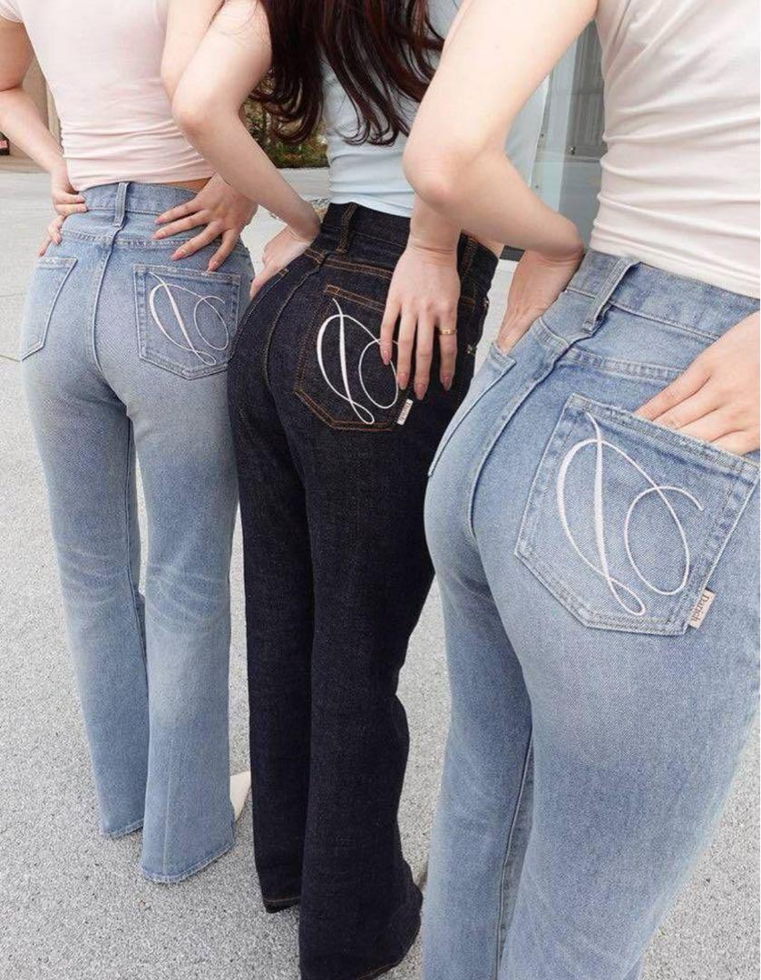 新品未使用　ダーリッチ　セミフレアデニムパンツ　Sサイズ